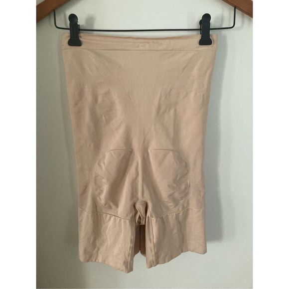 Spanx high waisted compression shorts - Picture 4 of 5